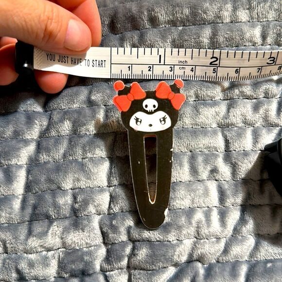 New Sanrio Kuromi Hair Clips 2pcs – Gothic Red Bow Acrylic Barrettes - Picture 8 of 17